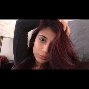 Meet your Posher, Claudia